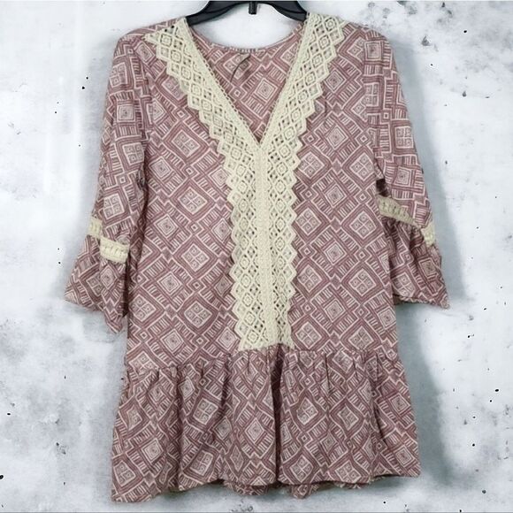 UO Entro Rose & Cream Peplum Peasant Top Crochet Lace Trim Bell Sleeves Tunic - Picture 1 of 7